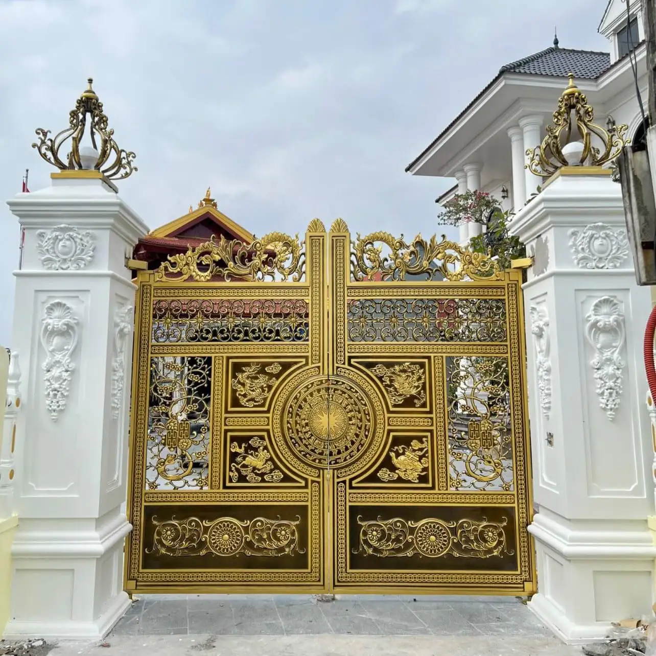 Cổng Nhôm Đúc Bình Dương